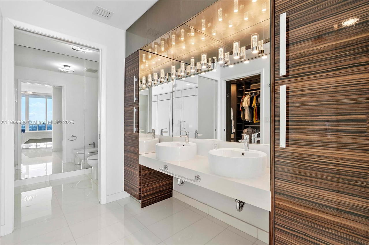 Real estate property located at 2020 Bayshore Dr #3108, Miami-dade, Paramount Bay Condo, Miami, FL