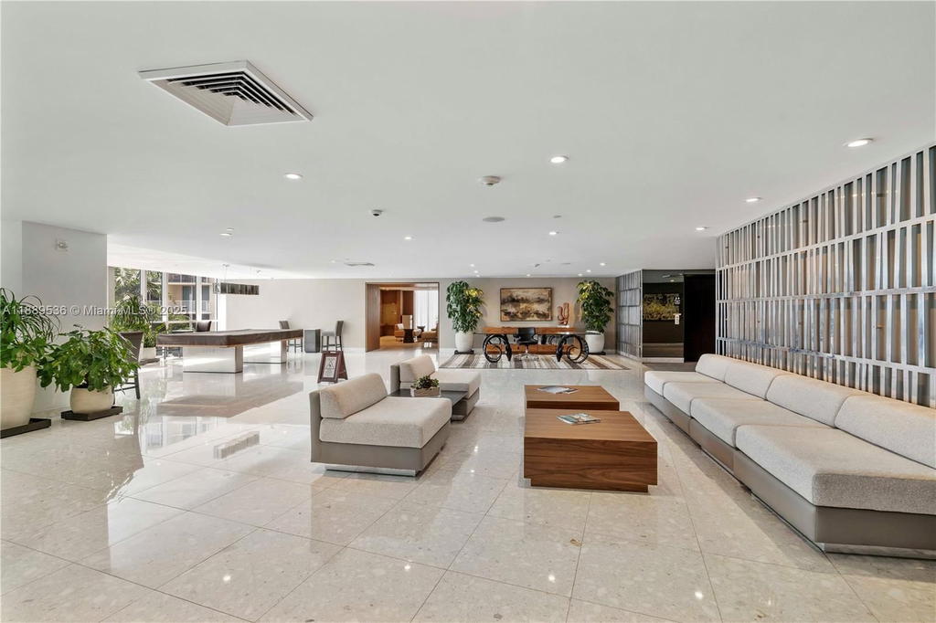 Real estate property located at 2020 Bayshore Dr #3108, Miami-dade, Paramount Bay Condo, Miami, FL