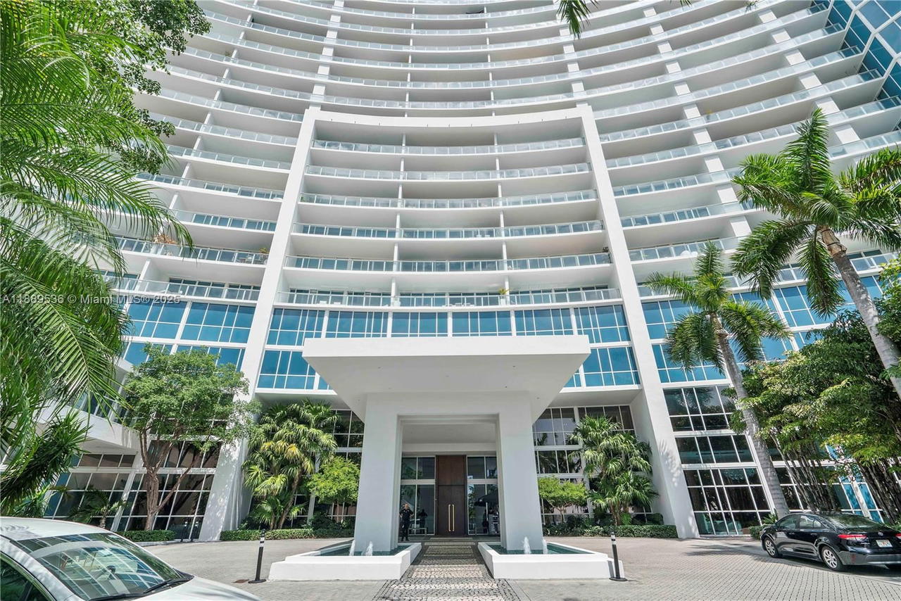 Real estate property located at 2020 Bayshore Dr #3108, Miami-dade, Paramount Bay Condo, Miami, FL