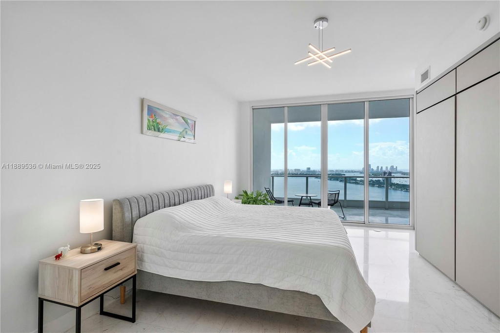 Real estate property located at 2020 Bayshore Dr #3108, Miami-dade, Paramount Bay Condo, Miami, FL