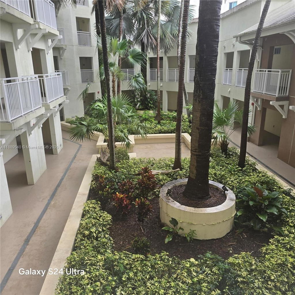 Real estate property located at 7280 90th St #301, Miami-dade, Downtown Dadeland Condo N, Miami, FL