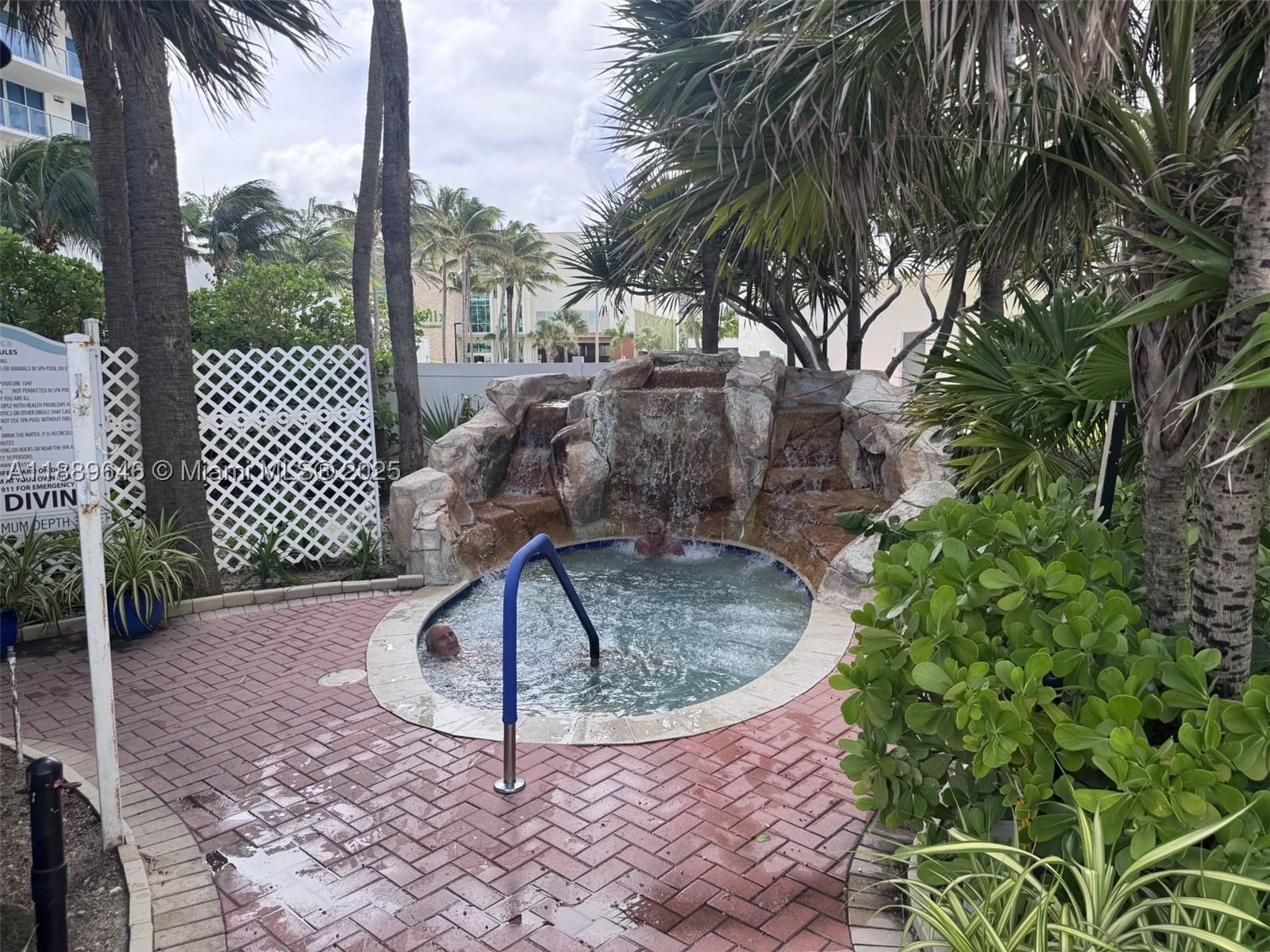 Real estate property located at 3001 Ocean Dr #907, Broward, Residences On Hollywood B, Hollywood, FL
