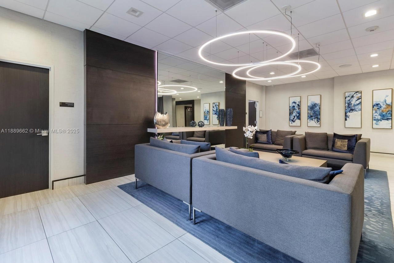 Real estate property located at 90 Edgewater Dr #1218, Miami-dade, Gables Waterway Towers Co, Coral Gables, FL