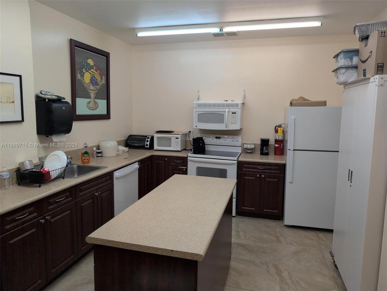 Real estate property located at 11930 Bayshore Dr #1103, Miami-dade, Majorca Towers Condo, North Miami, FL