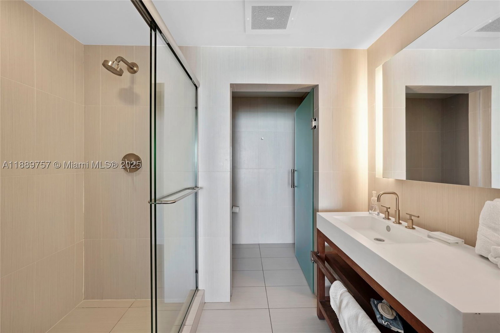 Real estate property located at 3101 Bayshore Dr #1704, Broward, Fort Lauderdale Residence, Fort Lauderdale, FL
