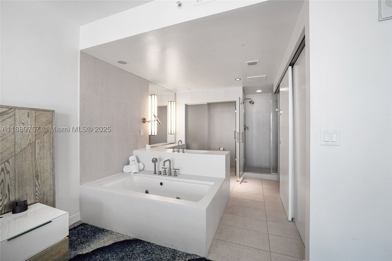 Real estate property located at 3101 Bayshore Dr #1704, Broward, Fort Lauderdale Residence, Fort Lauderdale, FL