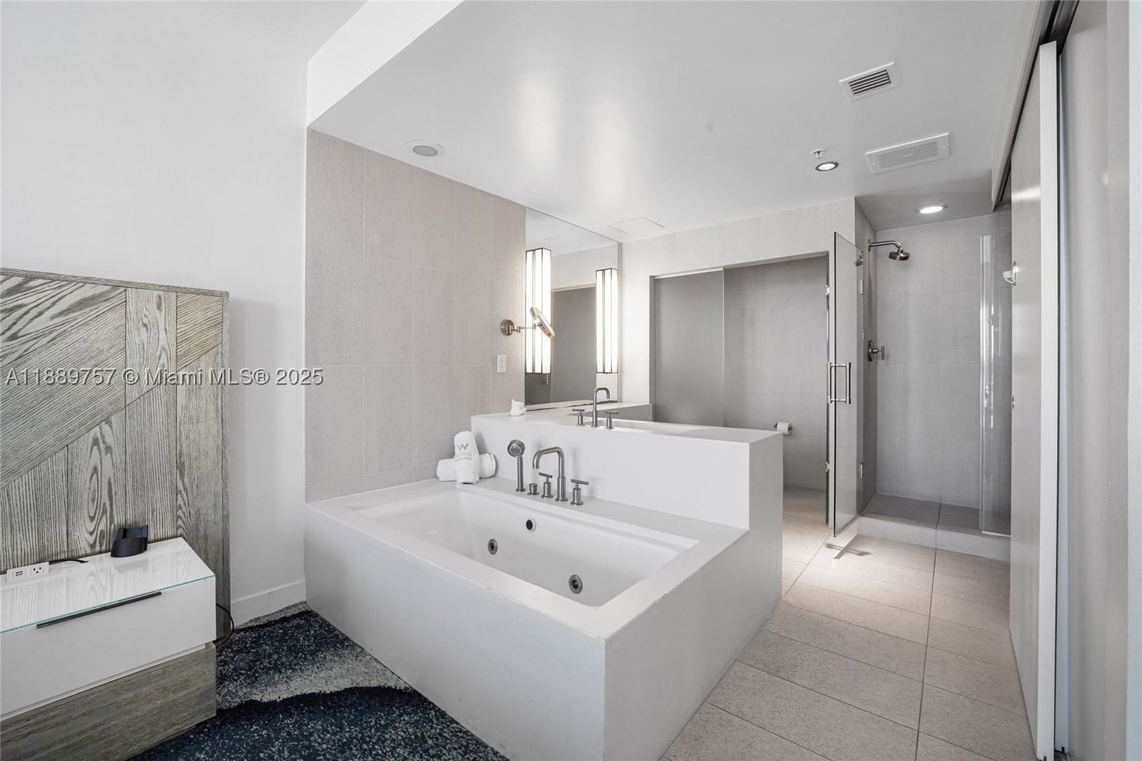 Real estate property located at 3101 Bayshore Dr #1704, Broward, Fort Lauderdale Residence, Fort Lauderdale, FL