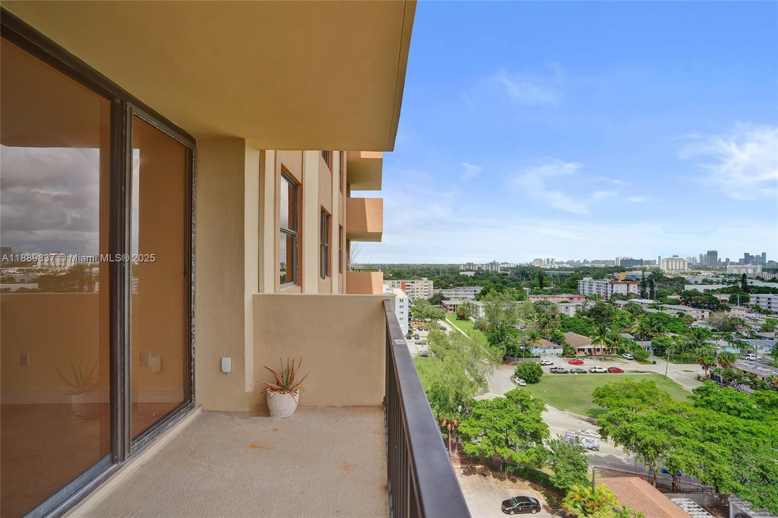 Real estate property located at 1470 123rd St A1213, Miami-dade, Greenwich Ph I Condo, North Miami, FL