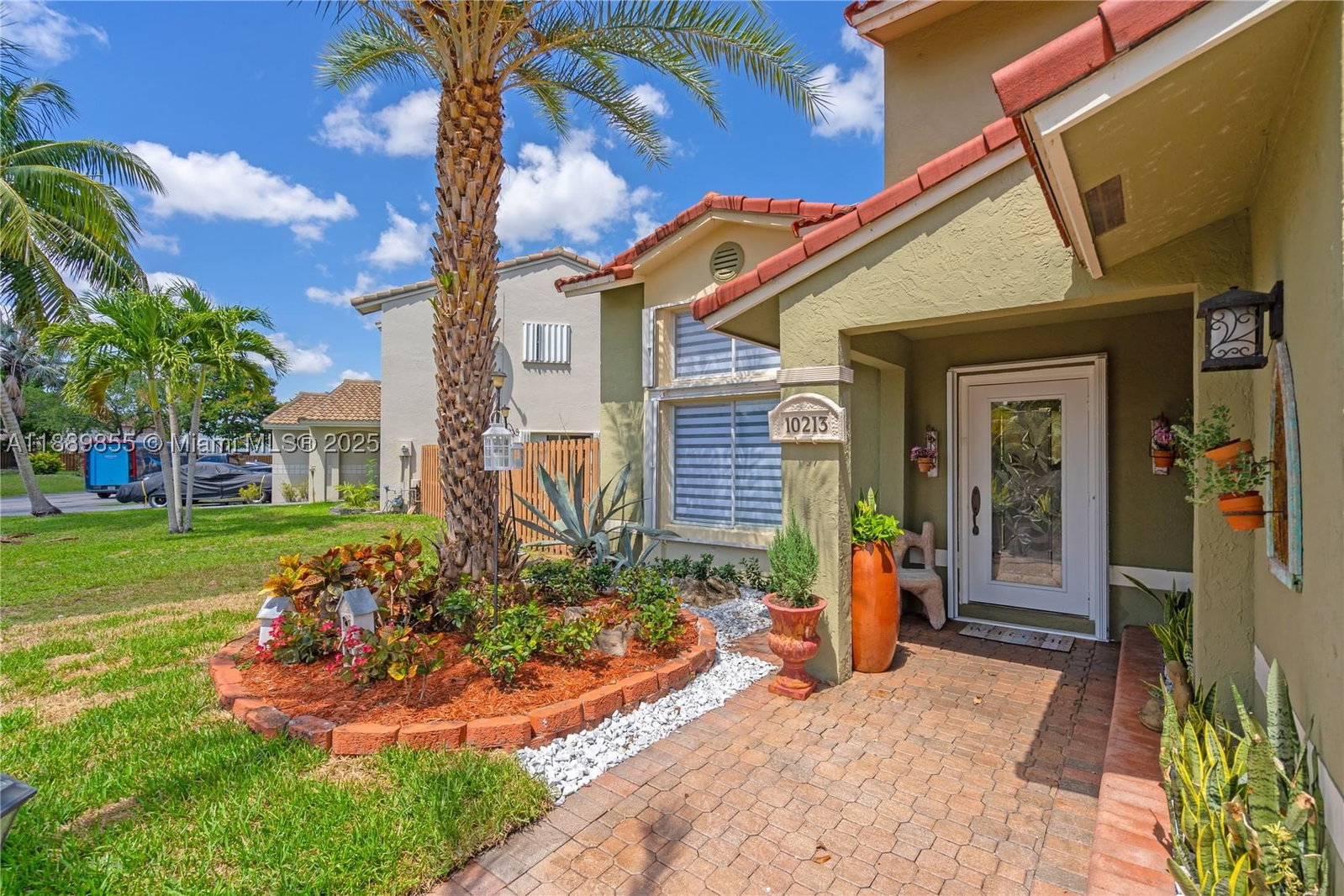 Real estate property located at 10213 156th Ave, Miami-dade, Lakeside At The Hammocks, Miami, FL