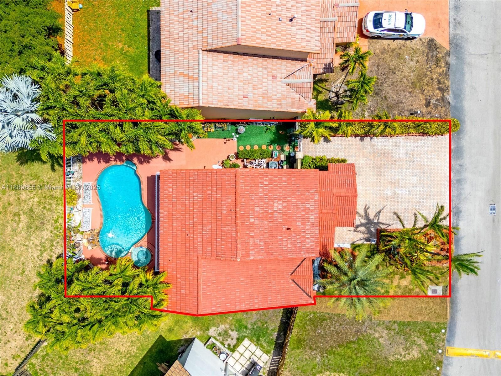 Real estate property located at 10213 156th Ave, Miami-dade, Lakeside At The Hammocks, Miami, FL