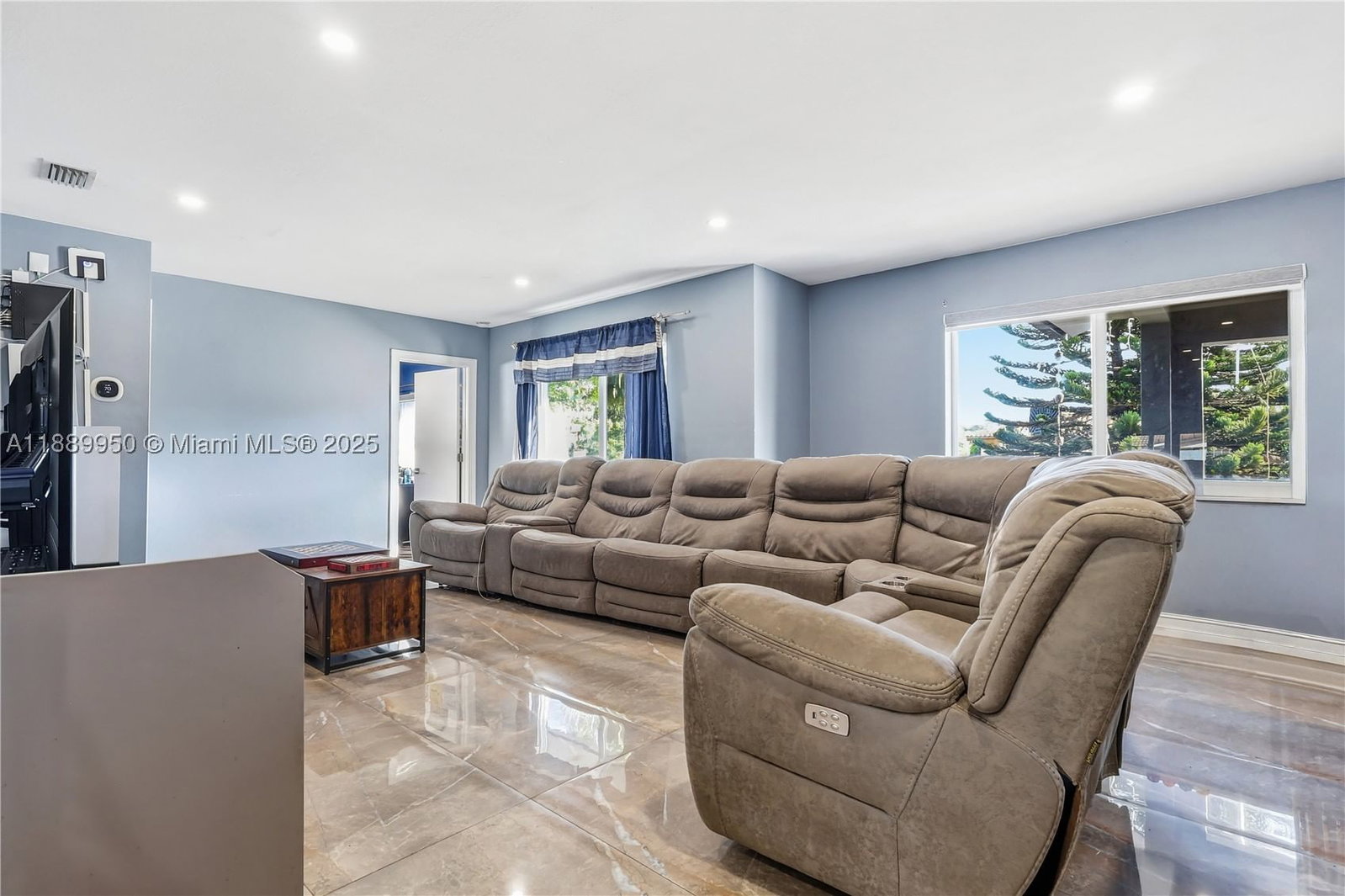 Real estate property located at 9795 27th Ter, Miami-dade, Vanderbilt Park Amd Pl, Doral, FL