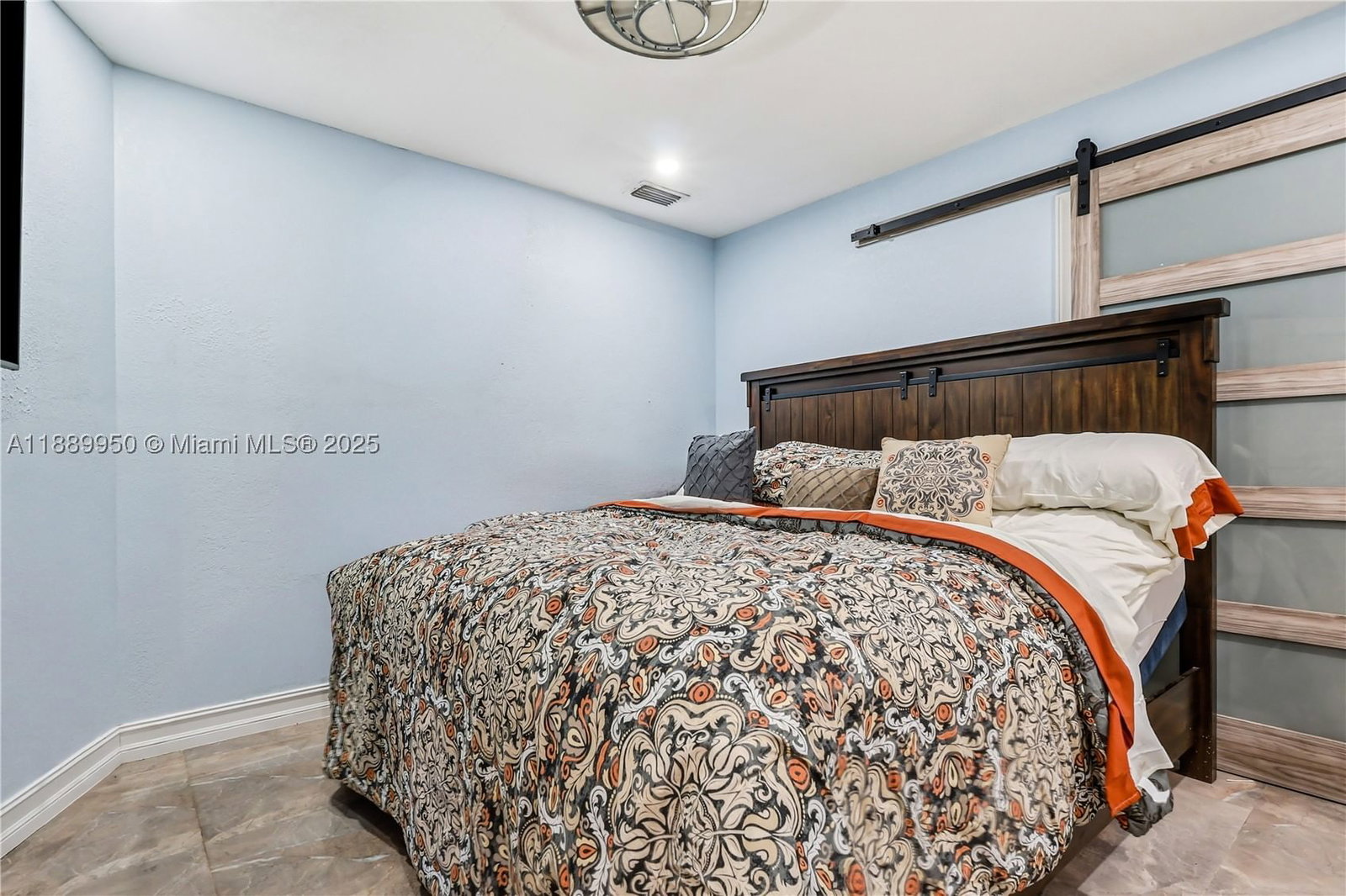 Real estate property located at 9795 27th Ter, Miami-dade, Vanderbilt Park Amd Pl, Doral, FL