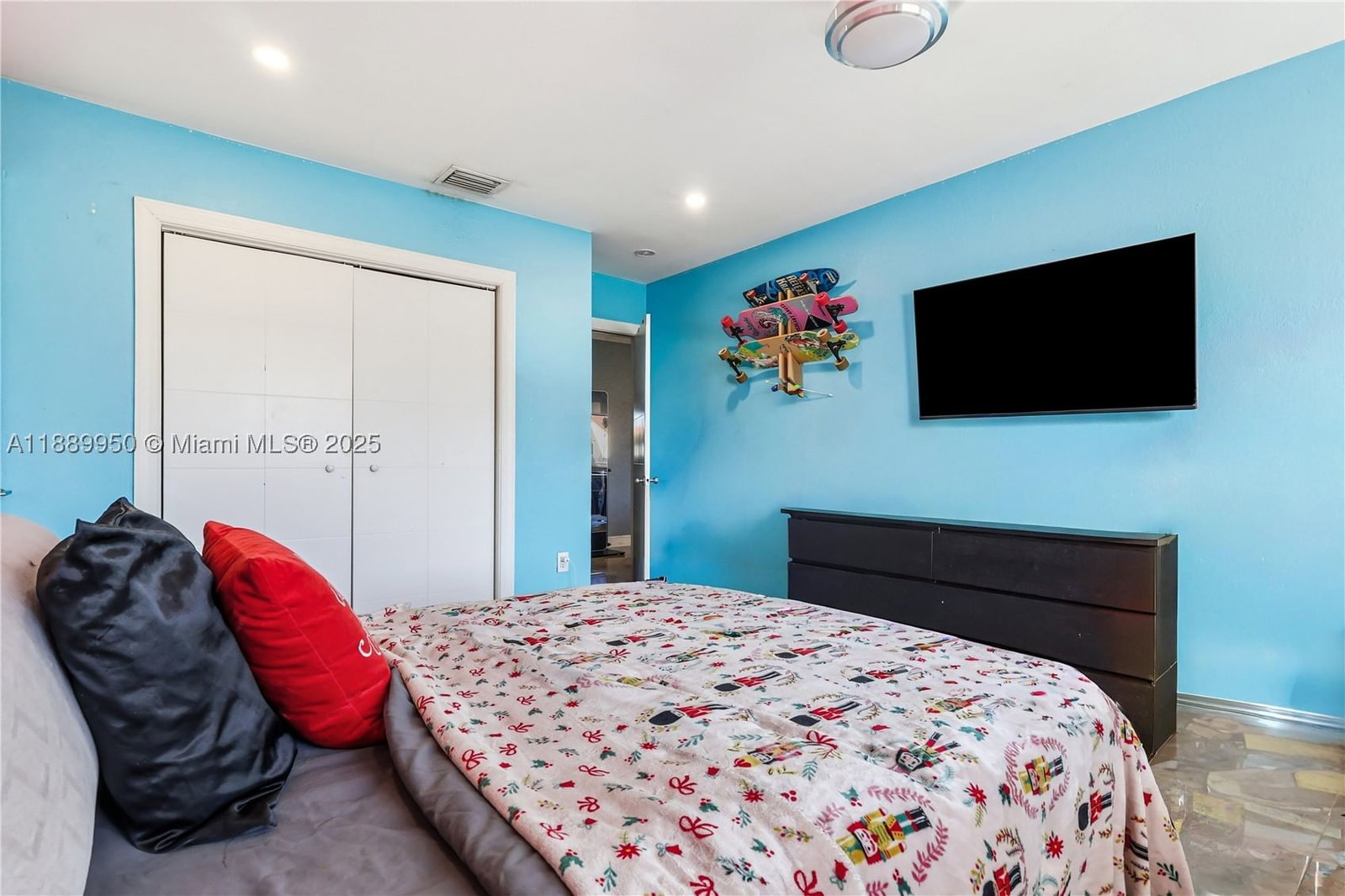 Real estate property located at 9795 27th Ter, Miami-dade, Vanderbilt Park Amd Pl, Doral, FL