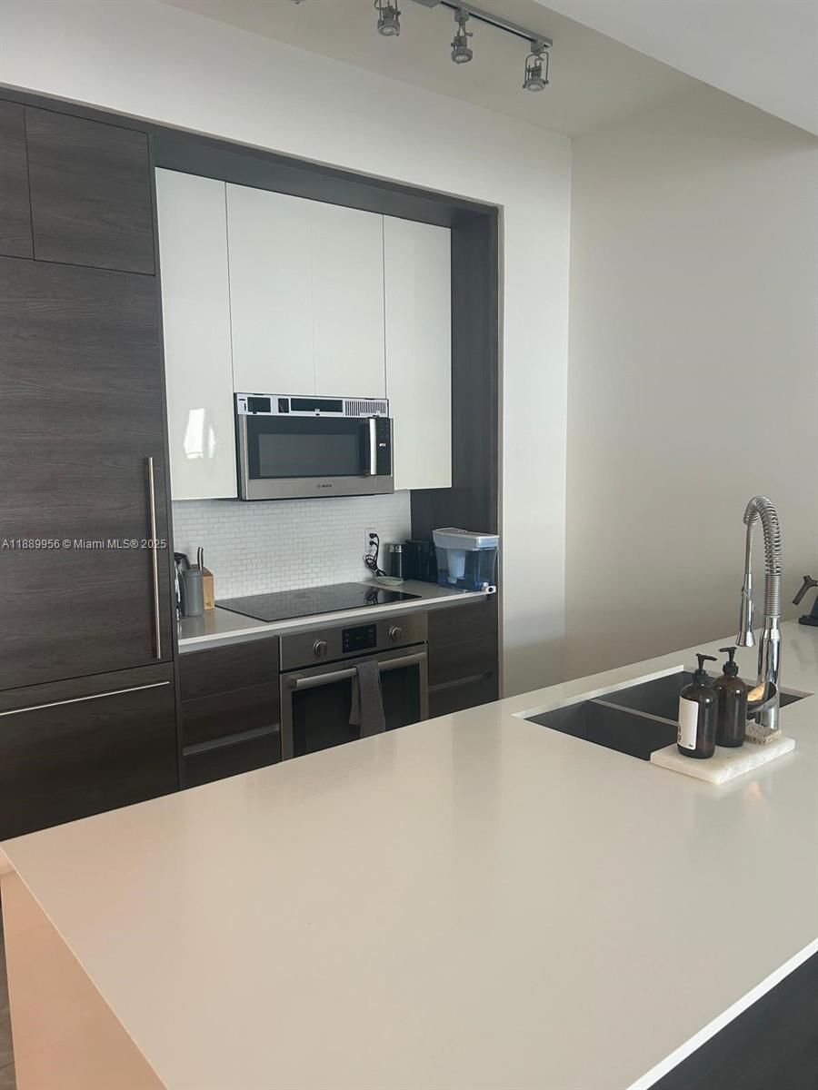 Real estate property located at 301 Altara Ave LPH903, Miami-dade, Merrick Manor Condo, Coral Gables, FL