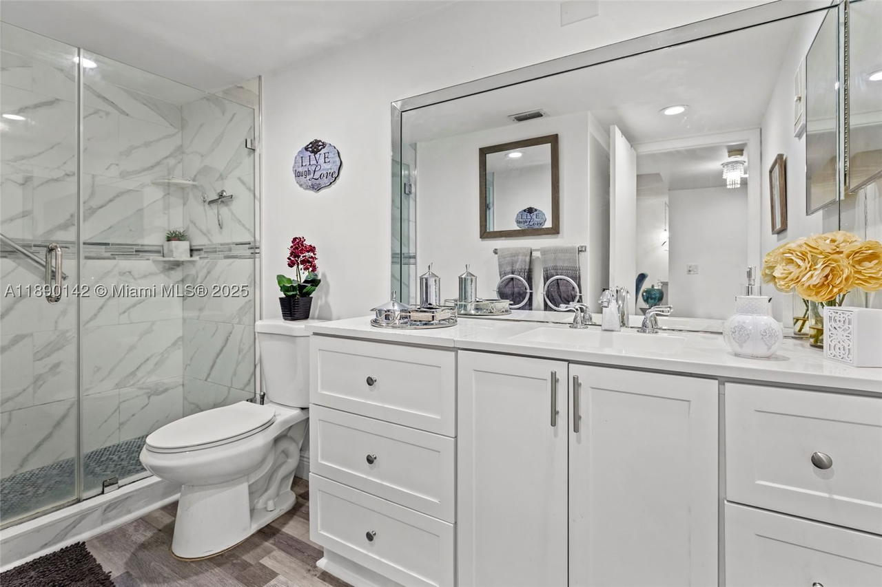 Real estate property located at 10400 30th Ct #202, Broward, Sunrise Lakes 166 Condo, Sunrise, FL