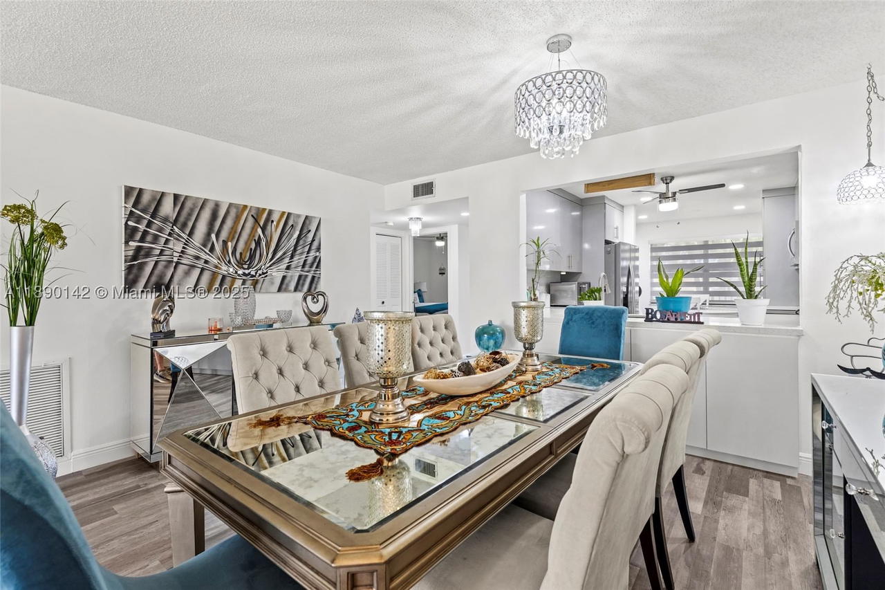 Real estate property located at 10400 30th Ct #202, Broward, Sunrise Lakes 166 Condo, Sunrise, FL