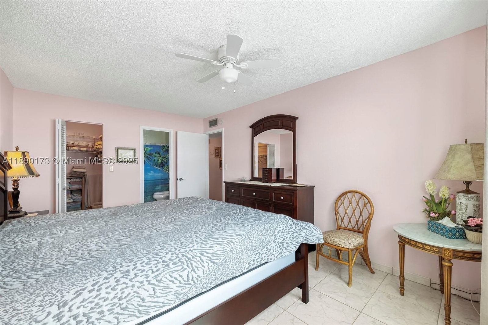 Real estate property located at 5300 Washington St U405, Broward, Beverly Hills Condo Numbe, Hollywood, FL