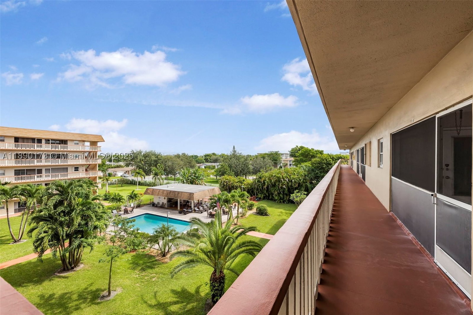 Real estate property located at 5300 Washington St U405, Broward, Beverly Hills Condo Numbe, Hollywood, FL