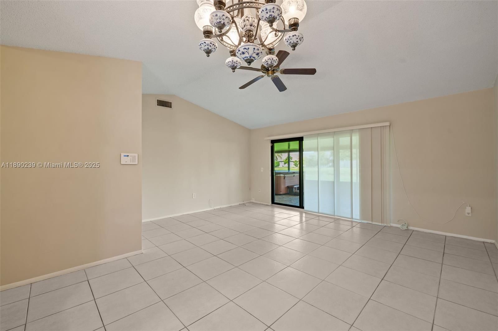 Real estate property located at 10863 30th Pl #384, Broward, North Lake Townhomes Cond, Sunrise, FL