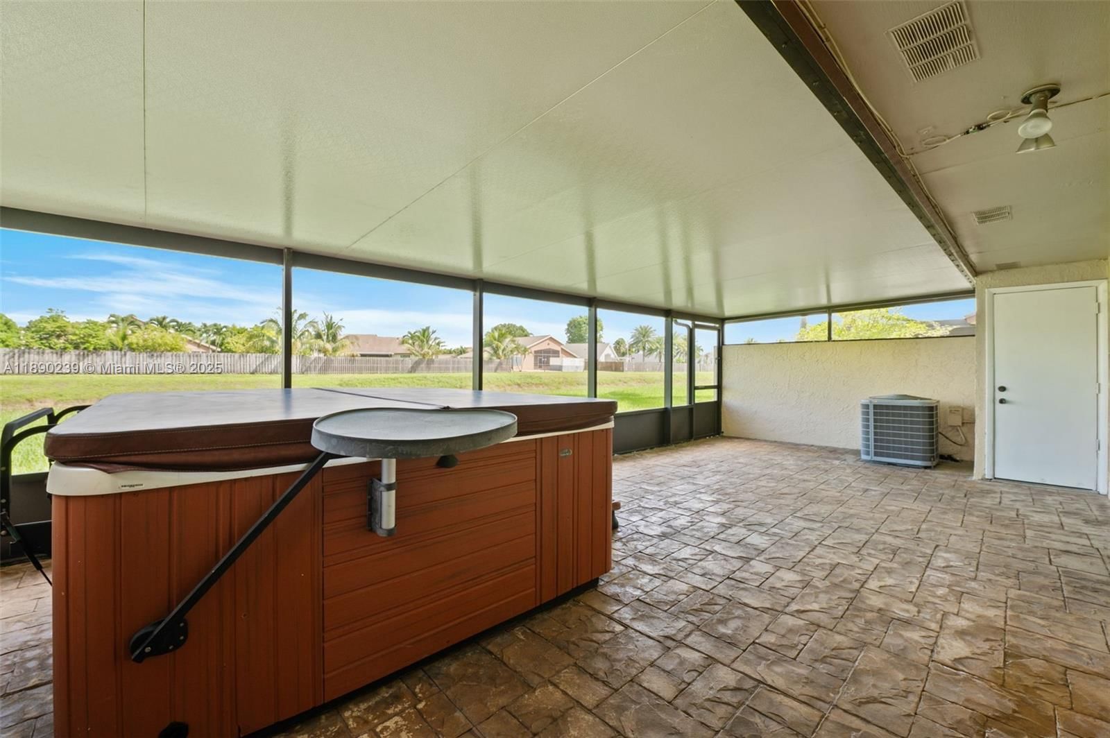 Real estate property located at 10863 30th Pl #384, Broward, North Lake Townhomes Cond, Sunrise, FL