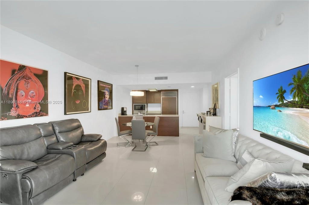 Real estate property located at 475 Brickell Ave #4711, Miami-dade, Iconbrickell Condo No 1, Miami, FL