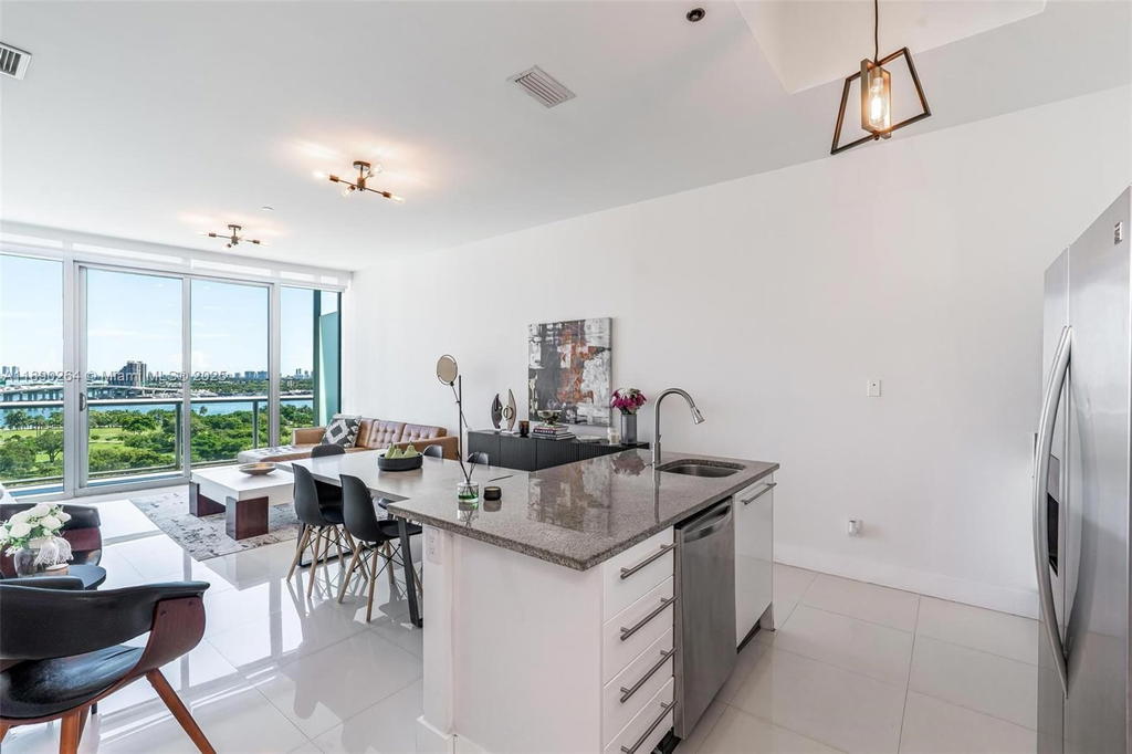 Real estate property located at 888 Biscayne Blvd #1210, Miami-dade, Marinablue Condo, Miami, FL