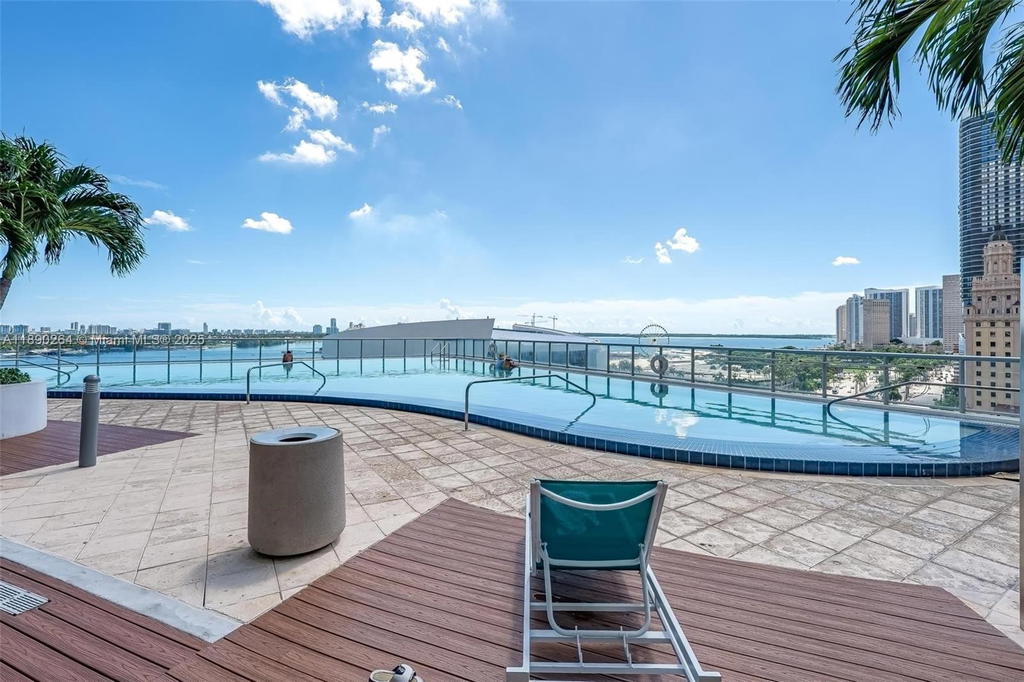 Real estate property located at 888 Biscayne Blvd #1210, Miami-dade, Marinablue Condo, Miami, FL