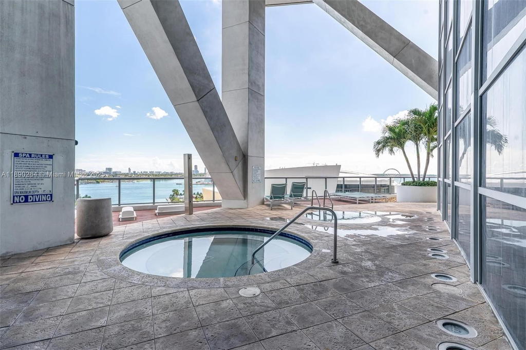 Real estate property located at 888 Biscayne Blvd #1210, Miami-dade, Marinablue Condo, Miami, FL