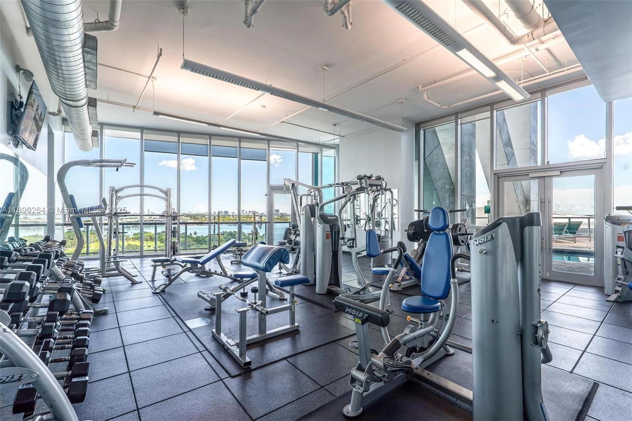 Real estate property located at 888 Biscayne Blvd #1210, Miami-dade, Marinablue Condo, Miami, FL