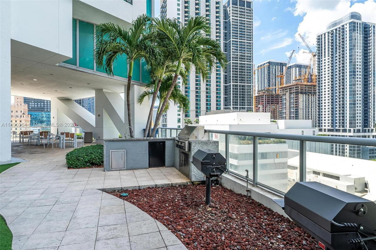 Real estate property located at 888 Biscayne Blvd #1210, Miami-dade, Marinablue Condo, Miami, FL