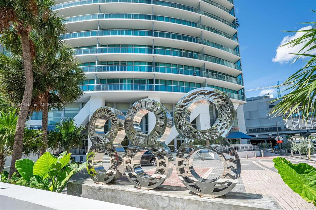 Real estate property located at 888 Biscayne Blvd #1210, Miami-dade, Marinablue Condo, Miami, FL