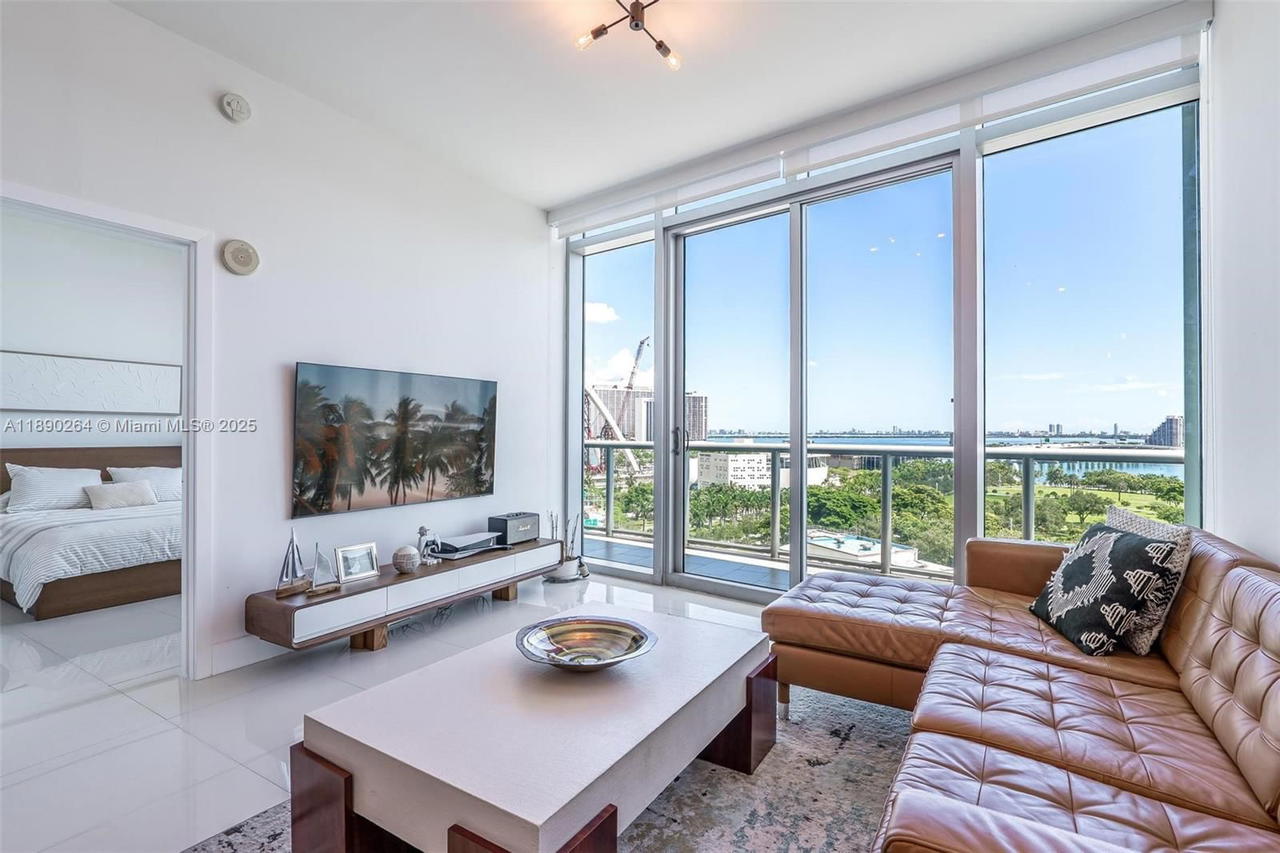 Real estate property located at 888 Biscayne Blvd #1210, Miami-dade, Marinablue Condo, Miami, FL