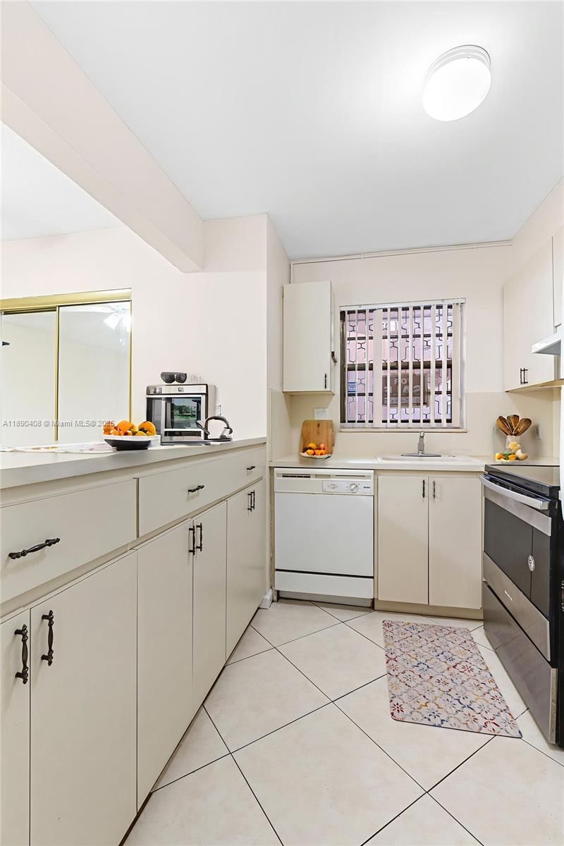 Real estate property located at 8895 Fontainebleau Blvd #107, Miami-dade, Pineside Condo No 1, Miami, FL