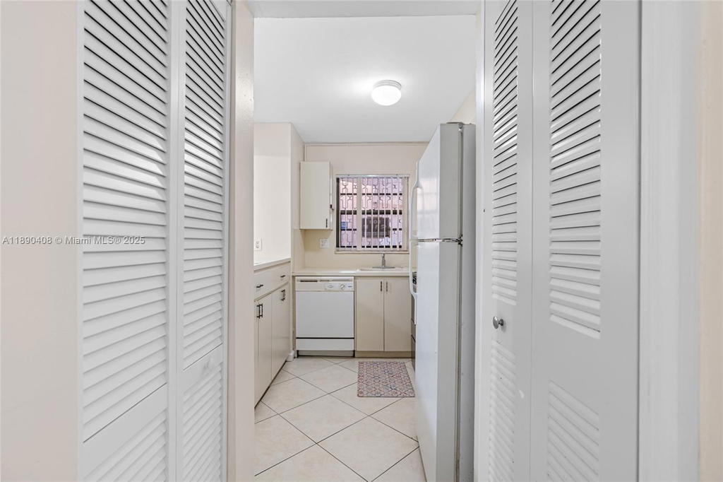 Real estate property located at 8895 Fontainebleau Blvd #107, Miami-dade, Pineside Condo No 1, Miami, FL