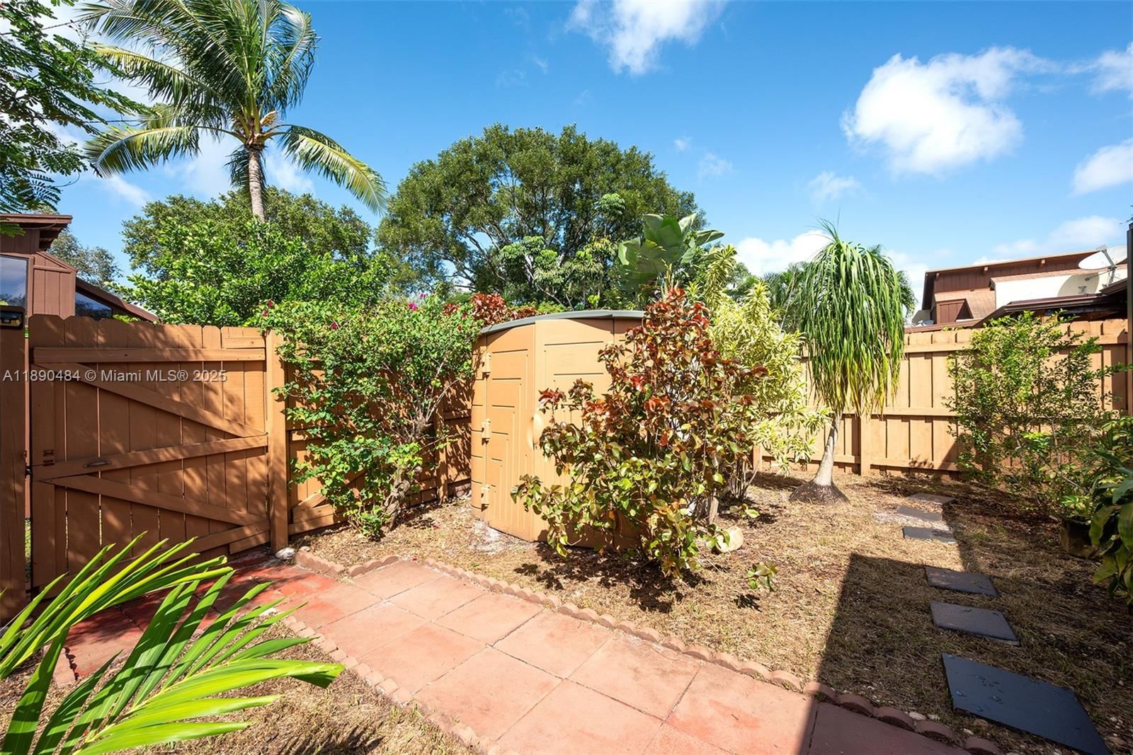 Real estate property located at 6161 31st Ter, Broward, Palm-aire Village 4th Sec, Fort Lauderdale, FL