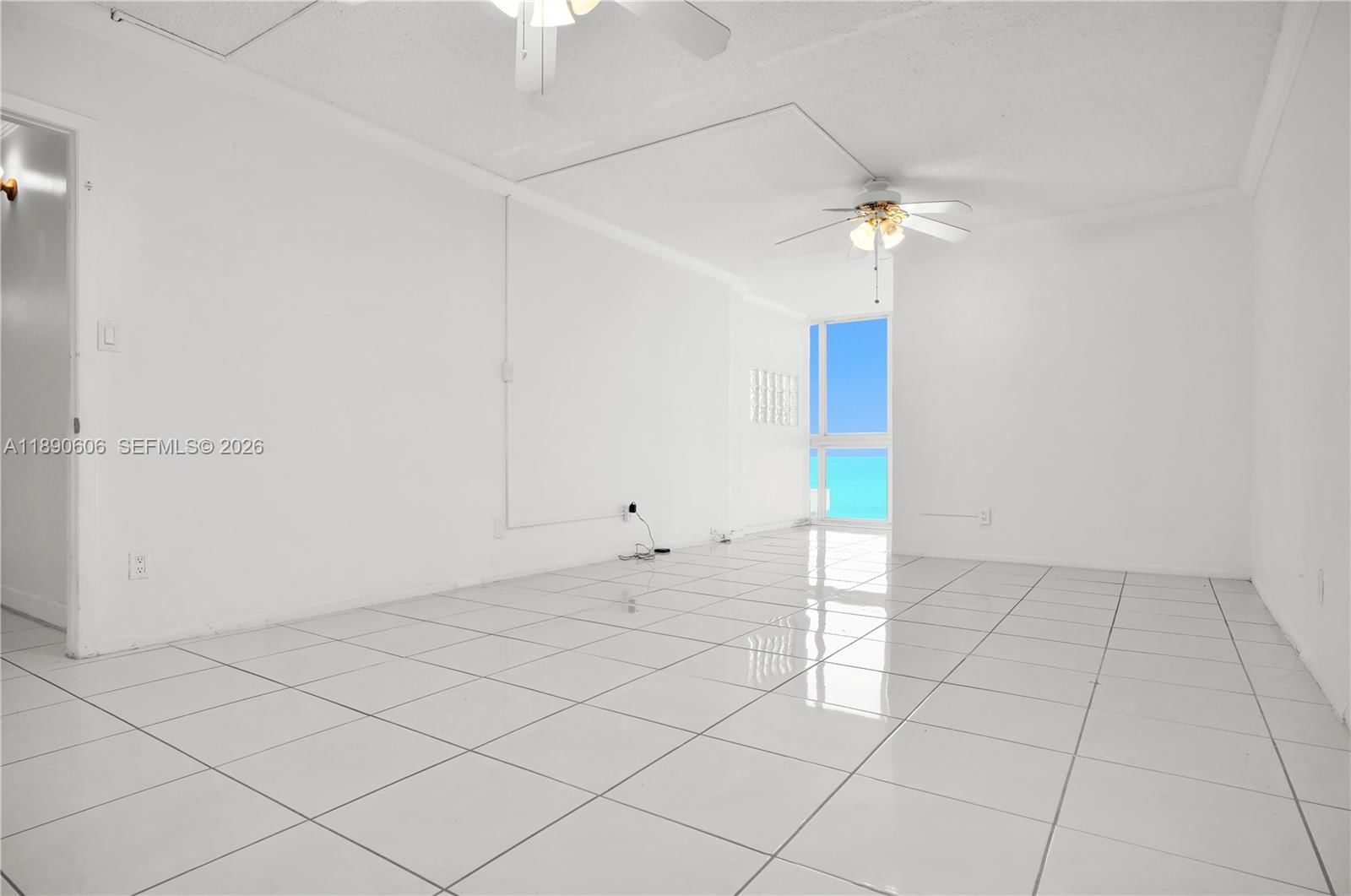 Real estate property located at 5401 Collins Ave #819, Miami-dade, The Carriage House Condo, Miami Beach, FL