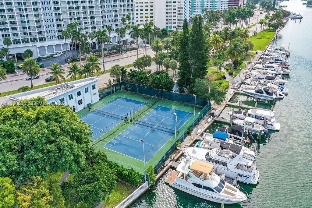 Real estate property located at 5401 Collins Ave #819, Miami-dade, The Carriage House Condo, Miami Beach, FL
