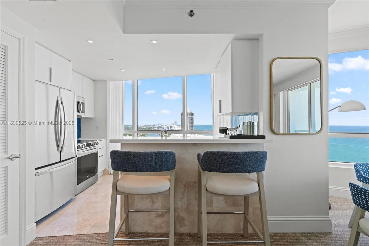 Real estate property located at 4401 Collins Ave #3003, Miami-dade, Fontainebleau Ii Condo, Miami Beach, FL