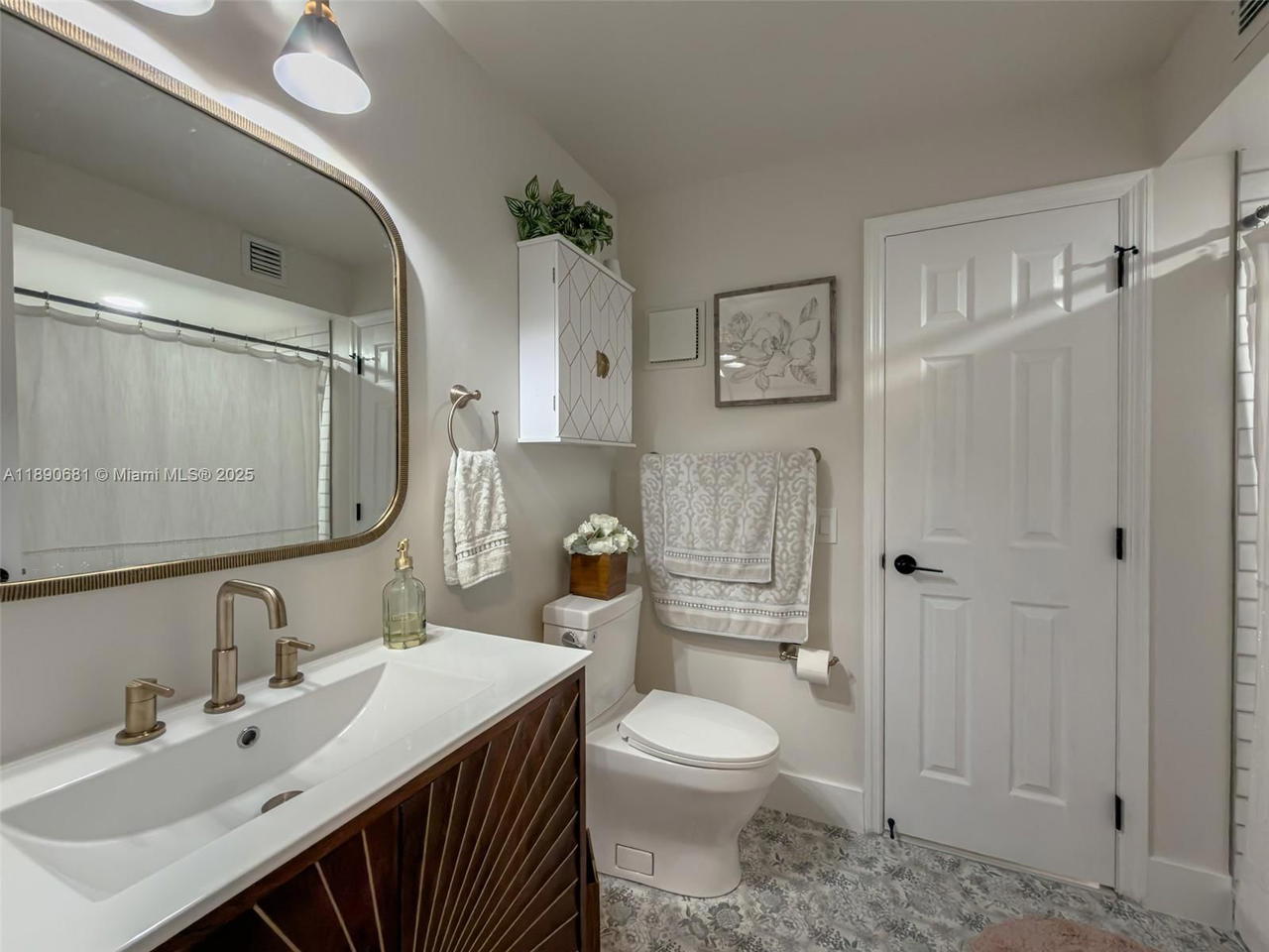 Real estate property located at 11225 16th Ct, Broward, Everglades Sugar & Land, Pembroke Pines, FL