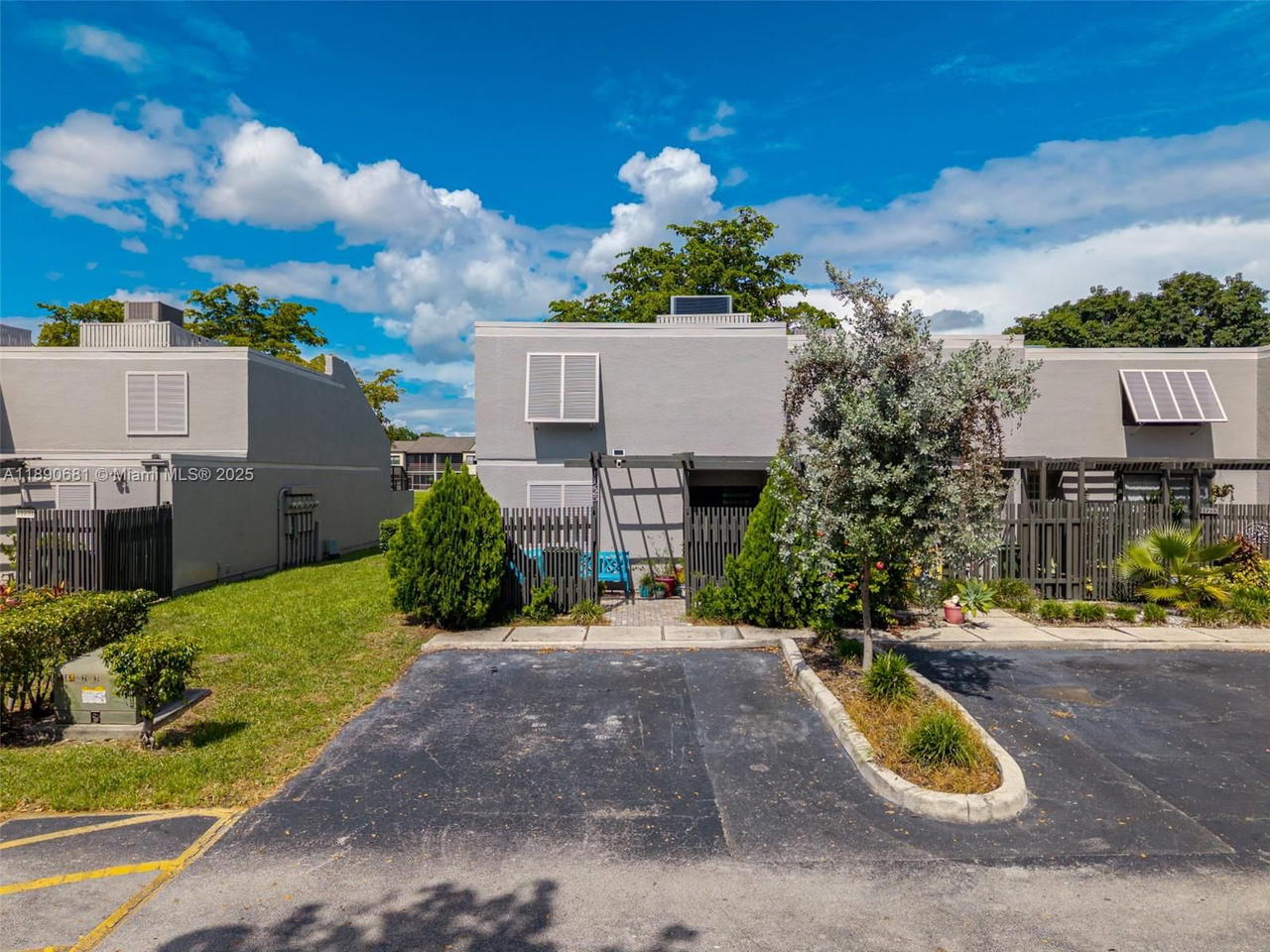 Real estate property located at 11225 16th Ct, Broward, Everglades Sugar & Land, Pembroke Pines, FL