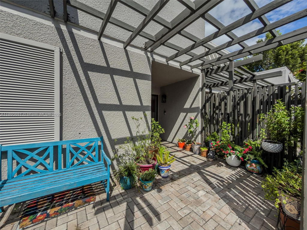 Real estate property located at 11225 16th Ct, Broward, Everglades Sugar & Land, Pembroke Pines, FL