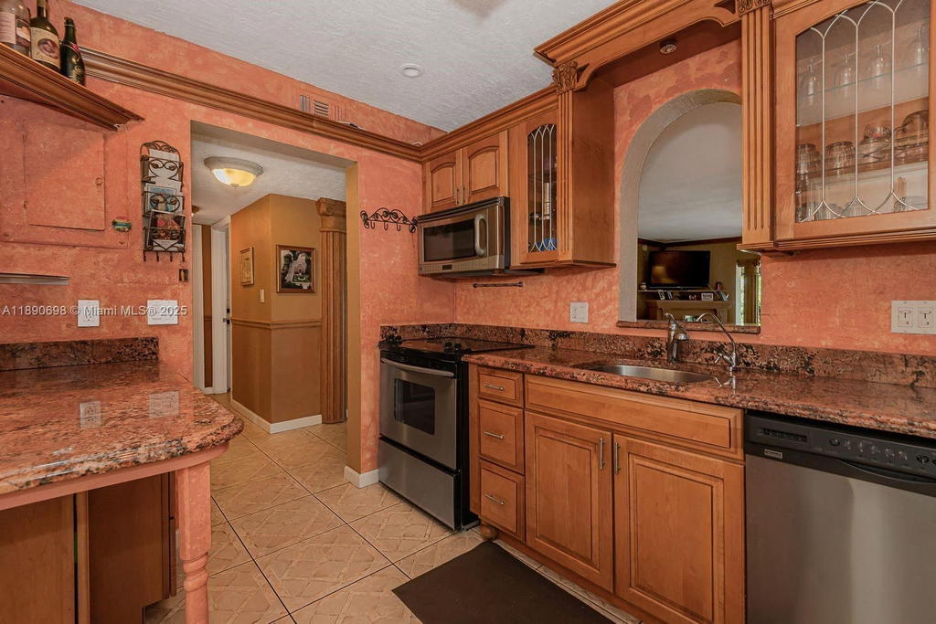 Real estate property located at 3990 42nd Ave #302, Broward, Topaz South Condo, Lauderdale Lakes, FL