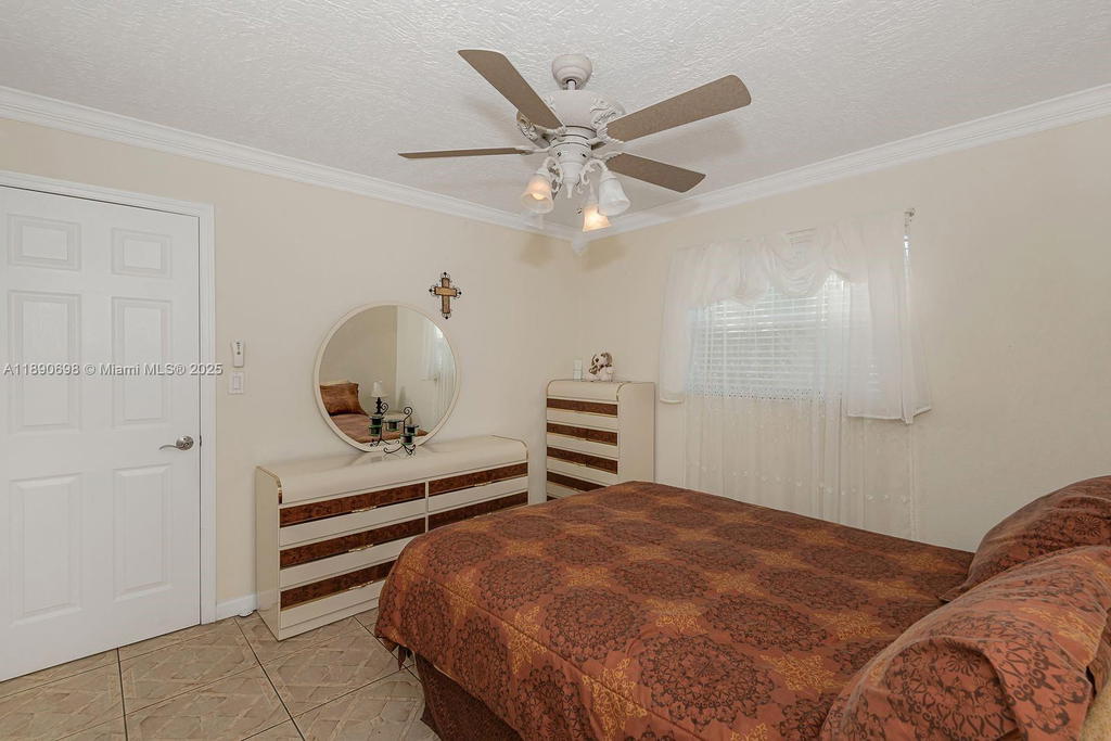 Real estate property located at 3990 42nd Ave #302, Broward, Topaz South Condo, Lauderdale Lakes, FL