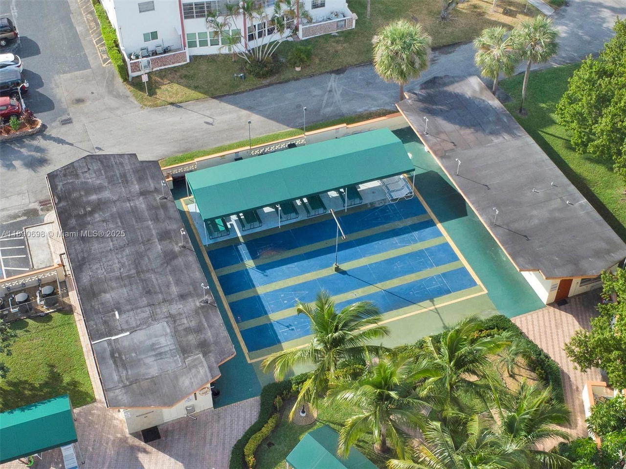 Real estate property located at 3990 42nd Ave #302, Broward, Topaz South Condo, Lauderdale Lakes, FL