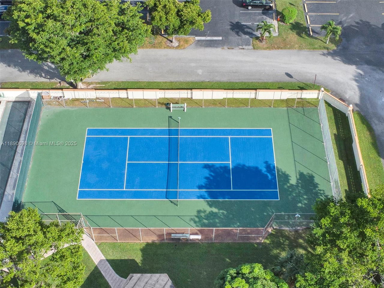 Real estate property located at 3990 42nd Ave #302, Broward, Topaz South Condo, Lauderdale Lakes, FL