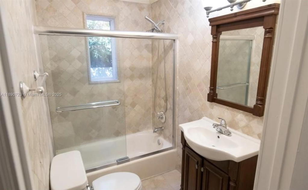 Real estate property located at 3050 Alton Rd, Miami-dade, Amd Plat Of Sunset Lake S, Miami Beach, FL