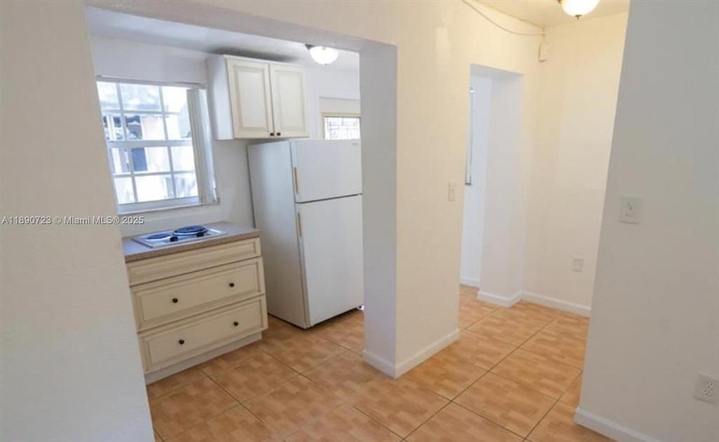 Real estate property located at 3050 Alton Rd, Miami-dade, Amd Plat Of Sunset Lake S, Miami Beach, FL