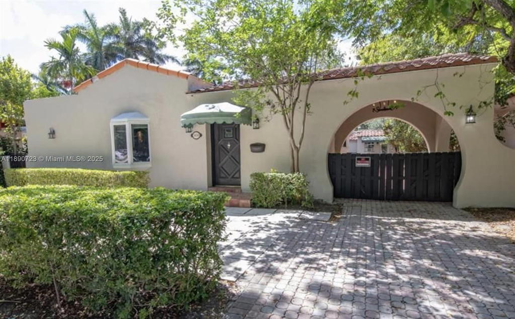 Real estate property located at 3050 Alton Rd, Miami-dade, Amd Plat Of Sunset Lake S, Miami Beach, FL