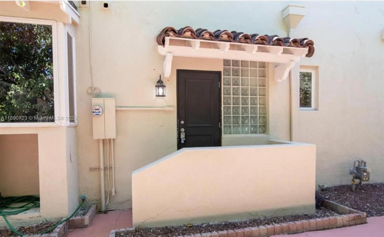 Real estate property located at 3050 Alton Rd, Miami-dade, Amd Plat Of Sunset Lake S, Miami Beach, FL