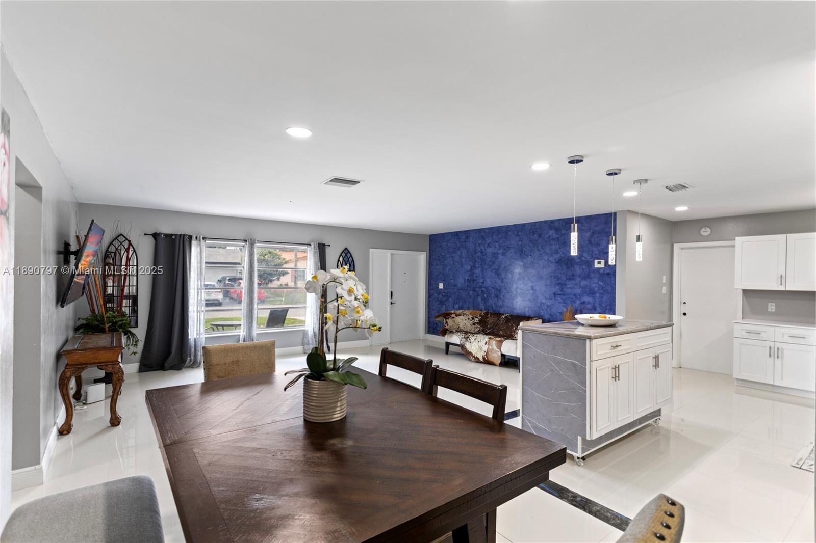 Real estate property located at 8517 57th Ct, Broward, Mainlands Of Tamarac Lake, Tamarac, FL